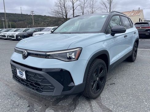 New 2026 Volkswagen Taos SE AWD/4WD image 1