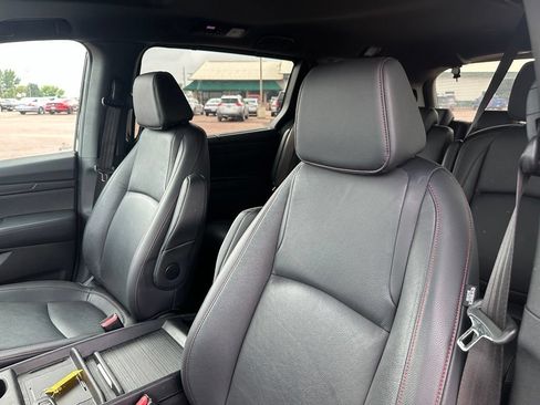 Used 2025 Honda Odyssey Sport-L image 13