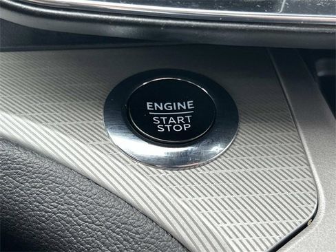 Used 2023 Ford Explorer XLT w/ Equipment Group 202A image 40