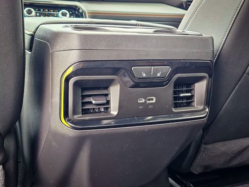 Used 2024 GMC Sierra 1500 AT4 w/ Technology Package AWD/4WD image 41