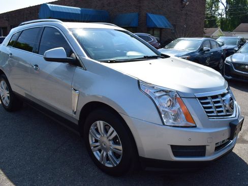 Used 2014 Cadillac SRX Luxury AWD/4WD image 4