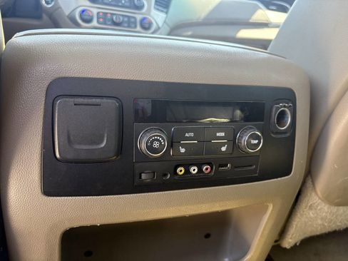 Used 2015 GMC Yukon XL SLT w/ Open Road Package AWD/4WD image 18