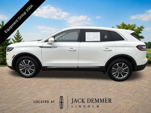 Used 2023 Lincoln Nautilus AWD image 3
