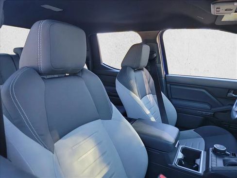 Used 2025 Toyota Tacoma TRD Sport image 15