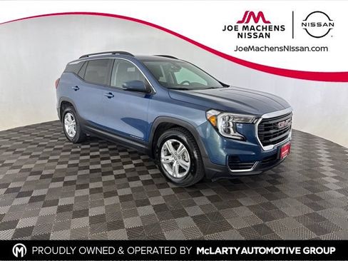 Used 2024 GMC Terrain SLE w/ Driver Convenience Package FWD image 1