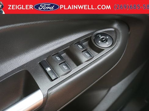 Used 2018 Ford Escape SE w/ SE Sync 3 Package AWD/4WD image 29