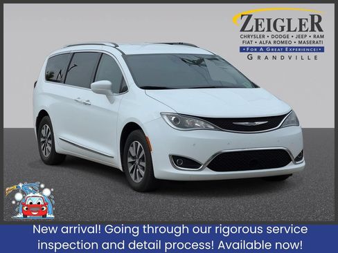 Certified 2020 Chrysler Pacifica Touring-L Plus w/ Advanced Safetytec Group FWD image 1