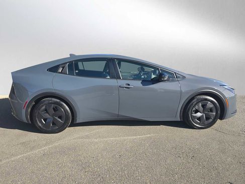 Used 2024 Toyota Prius LE image 2