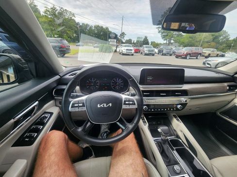 Used 2022 Kia Telluride EX image 17