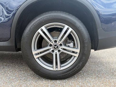 Used 2022 Mercedes-Benz GLC 300 4MATIC w/ Premium Package Lite image 11