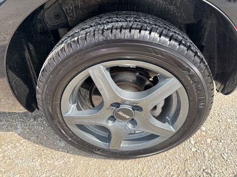 Used 2015 FIAT 500 Pop image 17