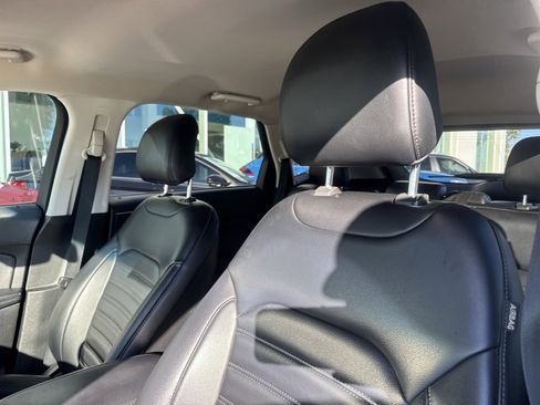 Used 2019 Ford Edge SEL w/ Equipment Group 201A image 15