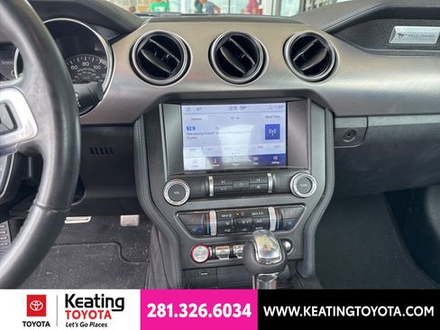 Used 2022 Ford Mustang GT Premium w/ Black Accent Package RWD image 21