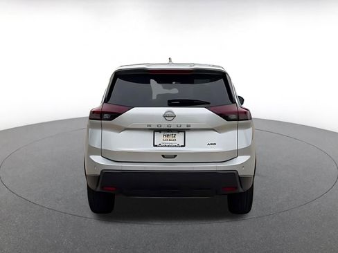 Used 2025 Nissan Rogue SV AWD/4WD image 12