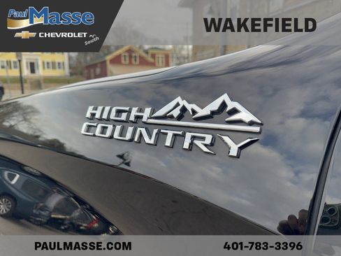 Used 2022 Chevrolet Silverado 1500 High Country w/ Technology Package image 9