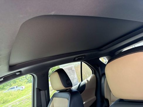 Used 2024 Chevrolet Equinox Premier image 32