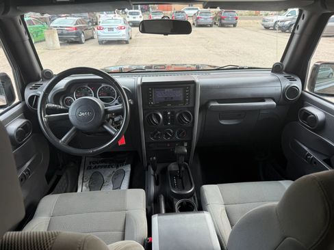 Used 2007 Jeep Wrangler Unlimited Sahara AWD/4WD image 16