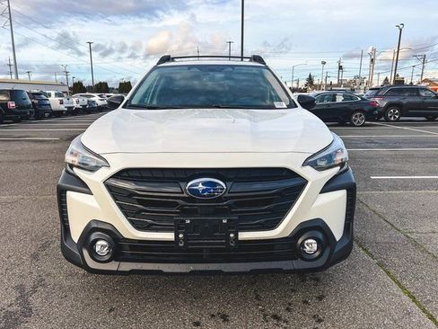 Used 2025 Subaru Outback Onyx Edition image 4