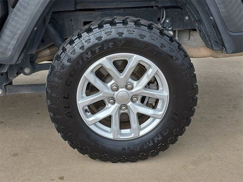 Used 2023 Jeep Gladiator Sport image 27