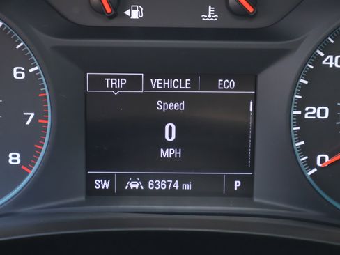 Used 2023 Chevrolet Traverse LT FWD image 4