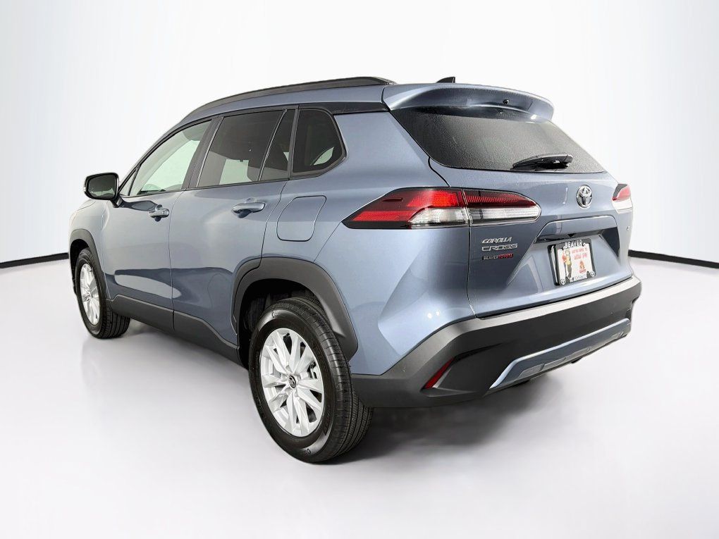 Used 2026 Toyota Corolla Cross LE FWD image 7