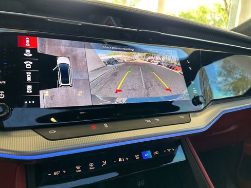 Used 2024 Jeep Wagoneer Launch Edition image 9