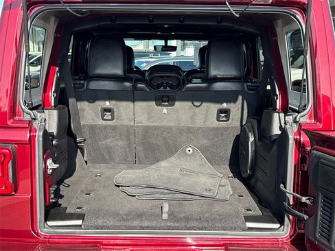 Used 2021 Jeep Wrangler Unlimited Sahara image 12