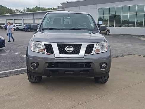Used 2018 Nissan Frontier SV w/ Value Truck Package AWD/4WD image 2