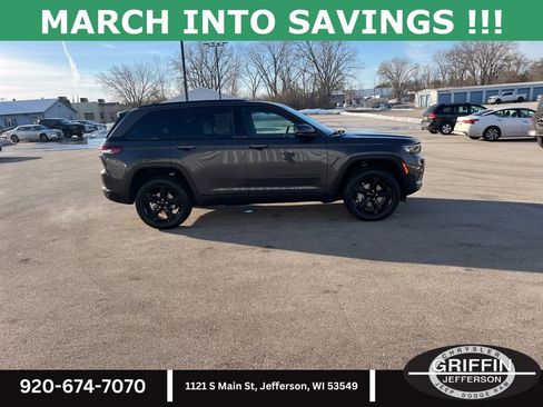 New 2025 Jeep Grand Cherokee Limited w/ Black Appearance Package image 6