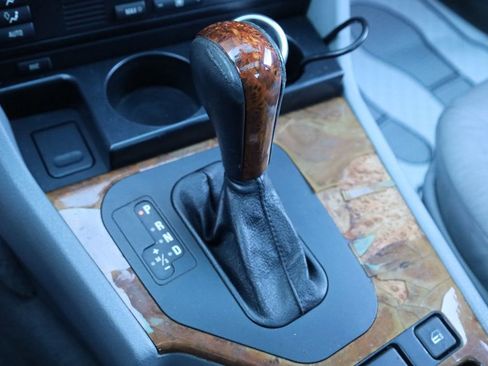 Used 2001 BMW 530i Sedan image 34