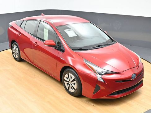Used 2018 Toyota Prius Two w/ Prius Two Safety Plus Package FWD image 37