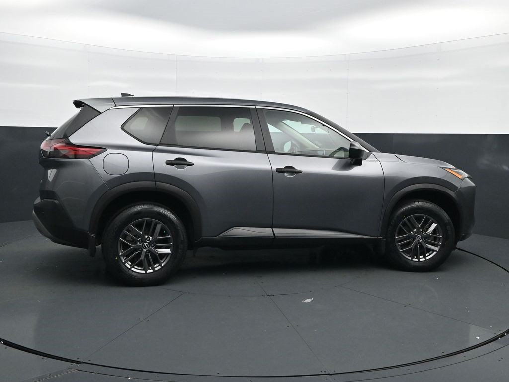 Used 2023 Nissan Rogue S AWD/4WD image 4