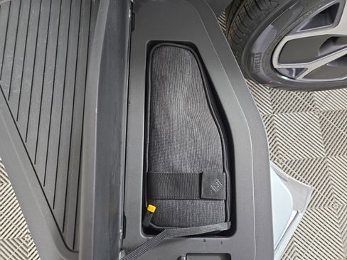 Used 2022 Rivian R1T Launch Edition image 32