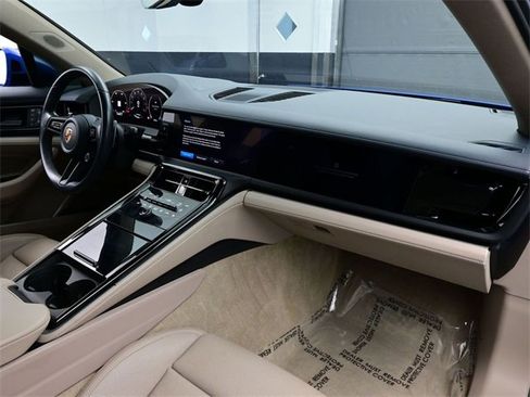Used 2024 Porsche Panamera 4 image 19