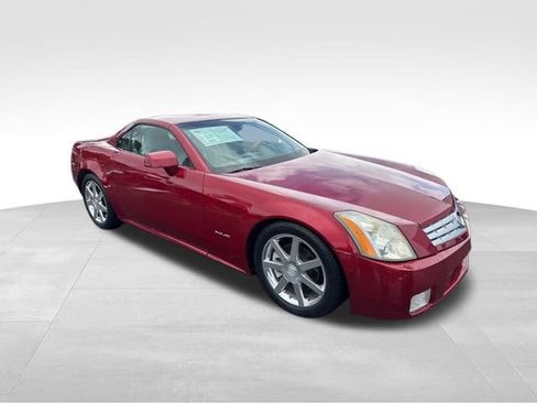 Used 2004 Cadillac XLR Base image 3