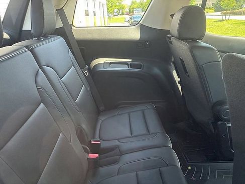 Used 2023 GMC Acadia Denali w/ Denali Technology Package AWD/4WD image 25