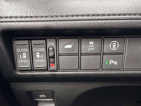 Used 2023 Honda Odyssey Elite image 18