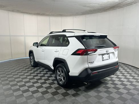 Certified 2025 Toyota RAV4 XLE AWD/4WD image 5