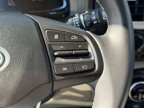 Used 2025 Hyundai Venue SEL FWD image 22