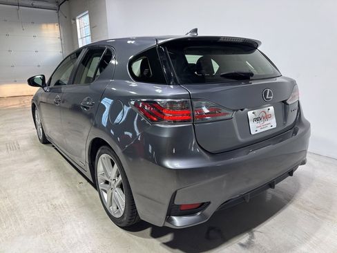 Used 2017 Lexus CT 200h w/ Navigation System Package image 5