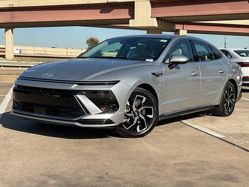 Used 2025 Hyundai Sonata SEL image 2