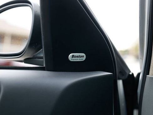 Used 2005 Chrysler 300 C w/ Protection Group II image 45