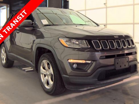 Used 2018 Jeep Compass Latitude AWD/4WD image 5