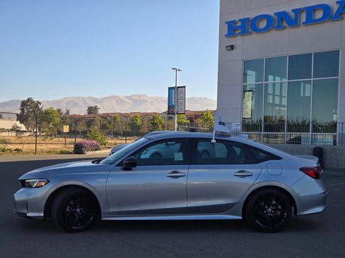 Used 2025 Honda Civic Sport image 4