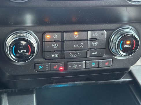 Used 2019 Ford F150 Platinum w/ Equipment Group 701A Luxury image 29