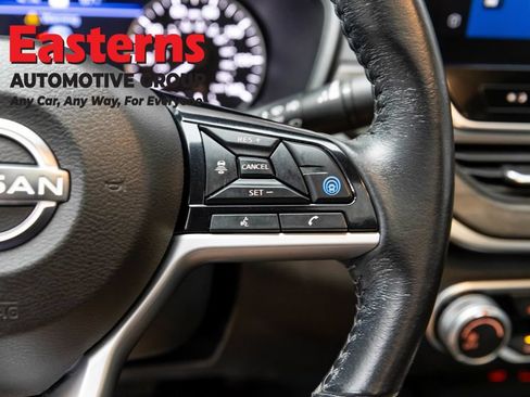 Used 2023 Nissan Altima 2.5 SV w/ SV Premium Package FWD image 16