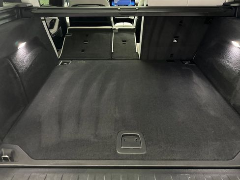 Used 2024 BMW X5 sDrive40i w/ Premium Package image 33