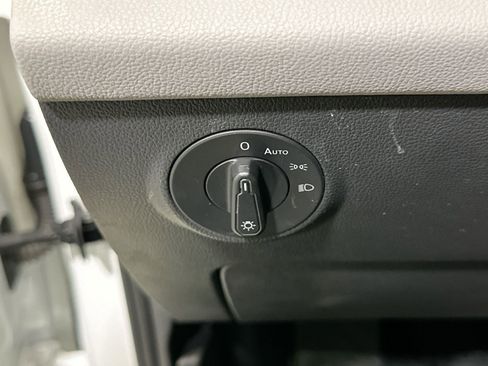 Used 2023 Volkswagen Taos SE image 18