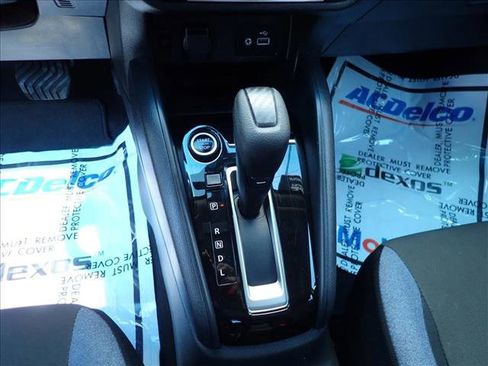 Used 2025 Nissan Versa SV FWD image 18