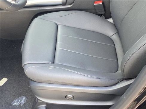 New 2025 Mercedes-Benz GLA 250 GLA 250 image 4